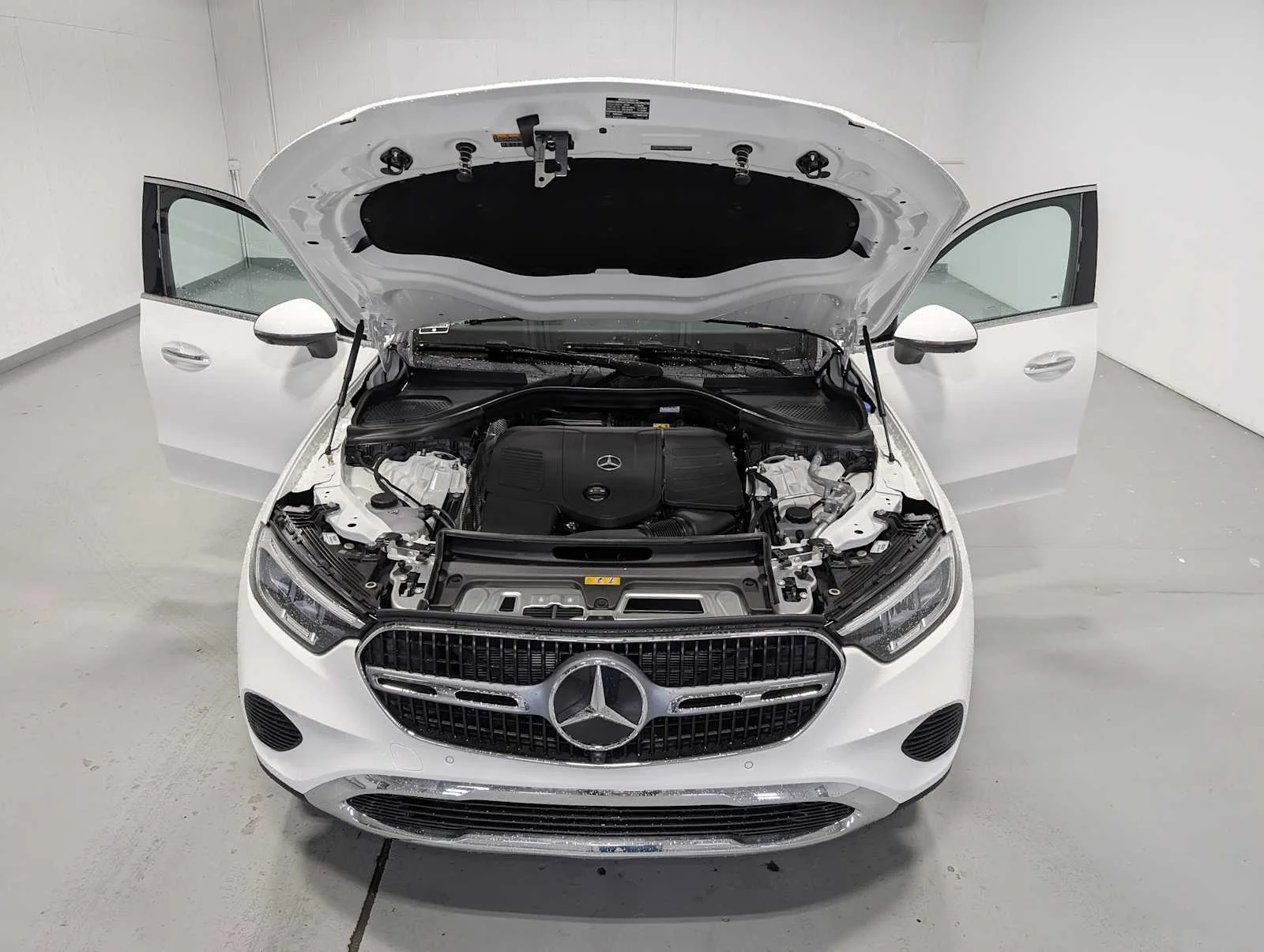 Used 2026 Polar White Mercedes-Benz GLC 300 image 11