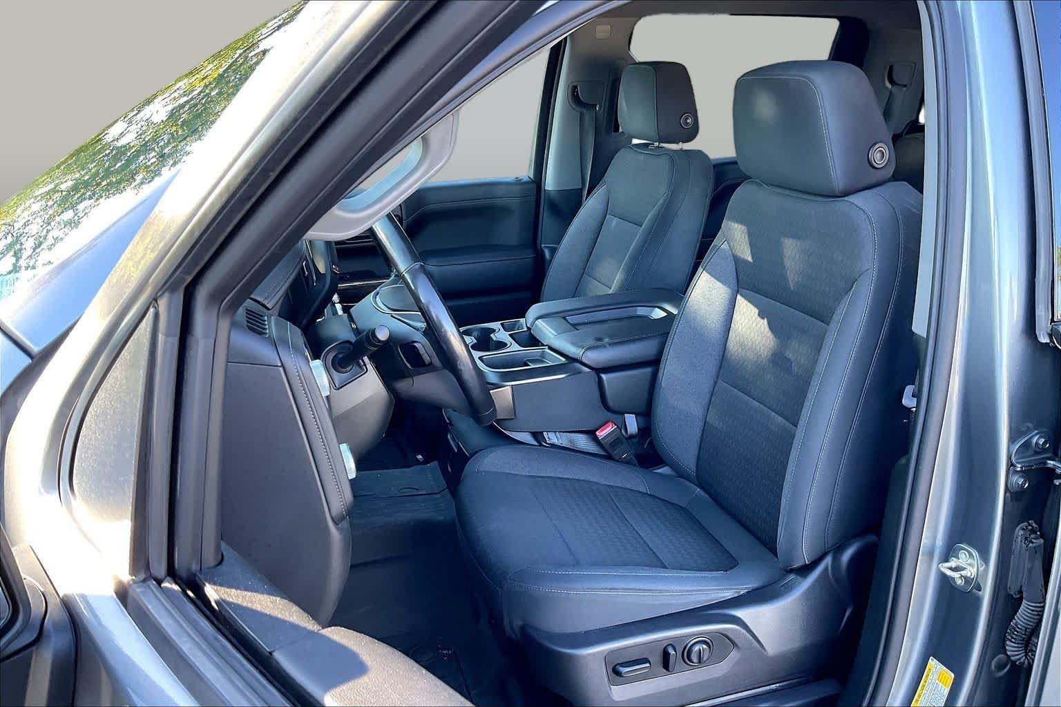 Used 2020 Satin Steel Metallic GMC Elevation image 9