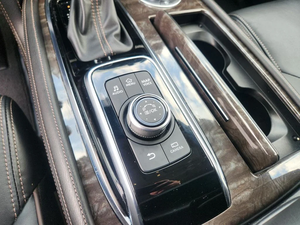 Used 2023 Red Nissan Platinum image 21