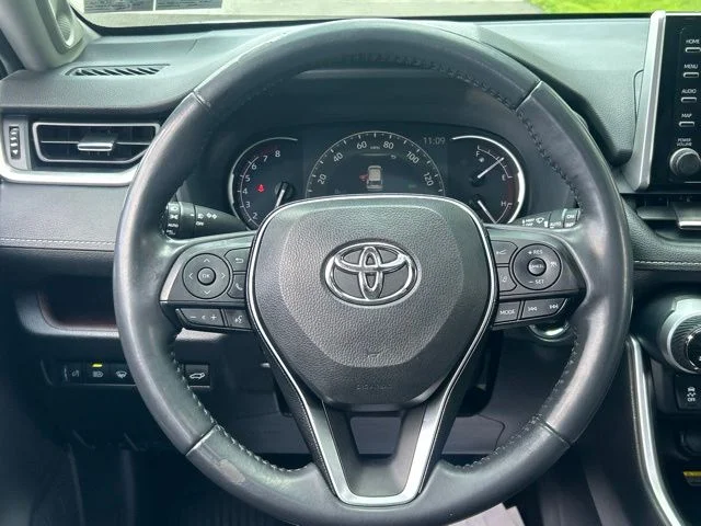 Used 2019  Toyota Limited image 69