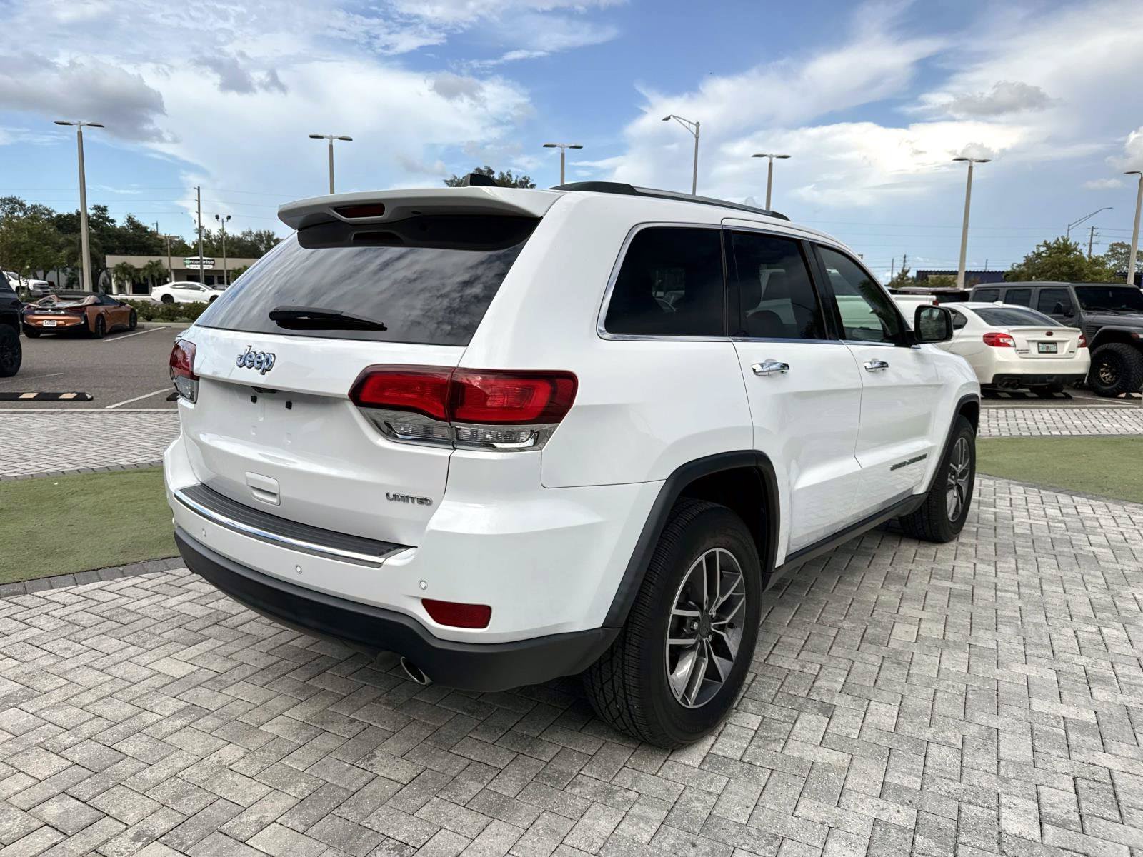 Used 2020 Bright White Clearcoat Jeep Limited image 5