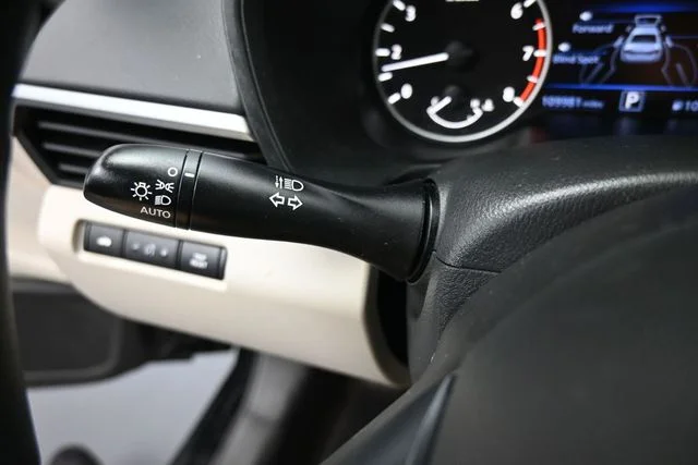 Used 2020 Black Nissan 2.5 S image 16