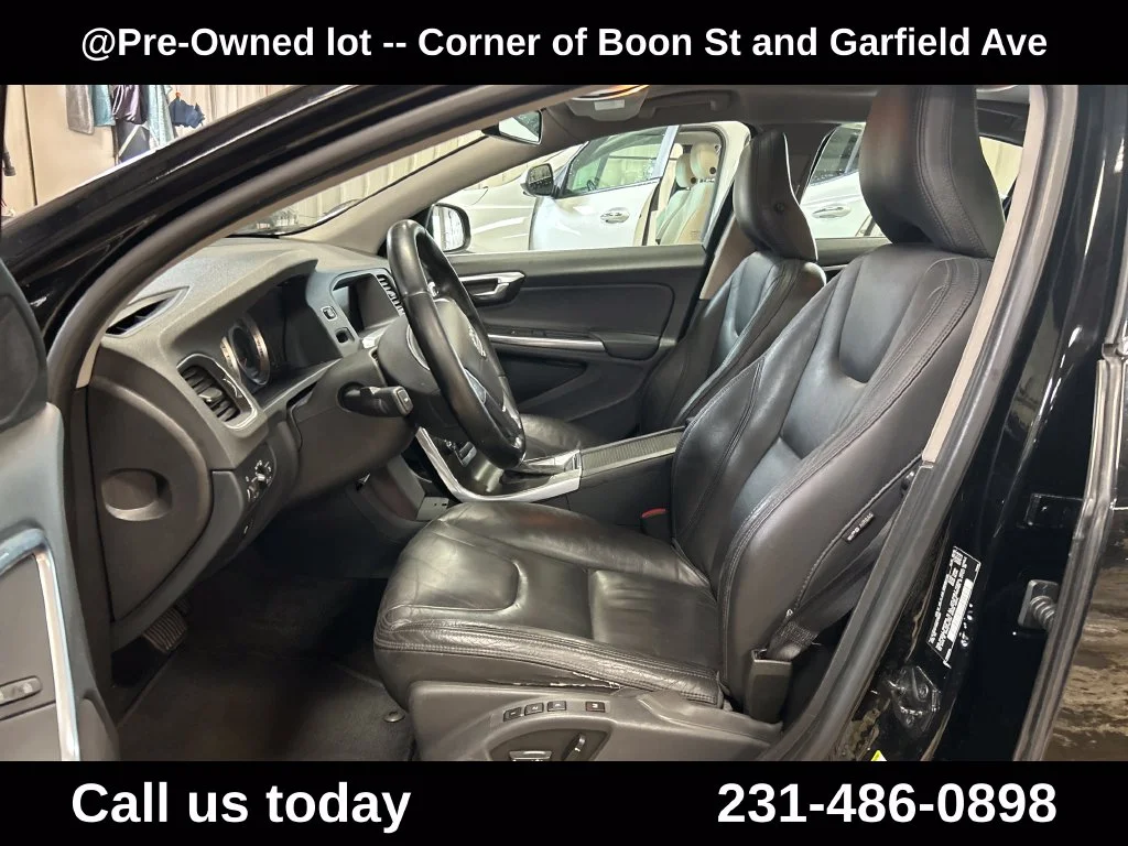 Used 2013  Volvo T5 image 13