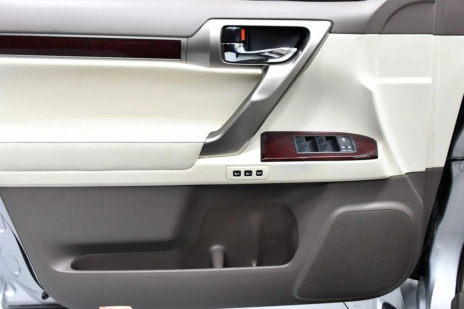 Used 2014 Tungsten Pearl Lexus  image 15