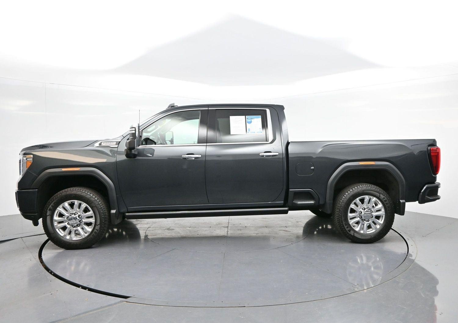 Used 2022 Hunter Metallic GMC Denali image 4