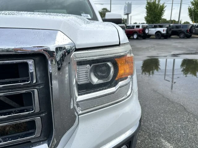 Used 2014 White GMC SLE image 9