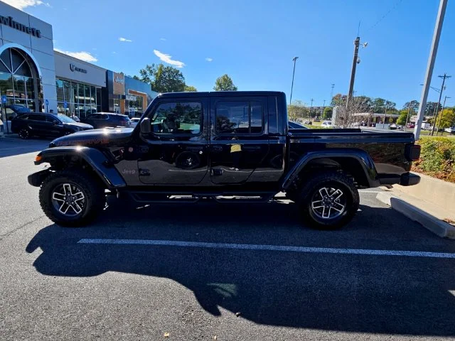 Used 2026 Black Jeep Mojave image 4