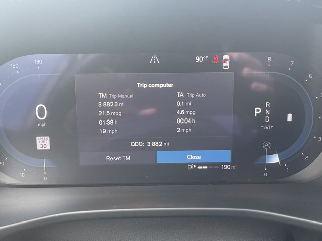 Used 2025 White Volvo Plus Dark Theme image 18