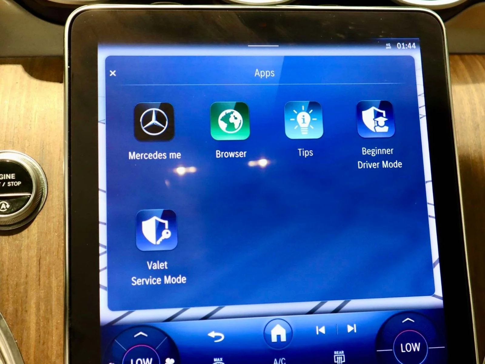 Used 2023 Nautical Blue Metallic Mercedes-Benz GLC 300 image 31