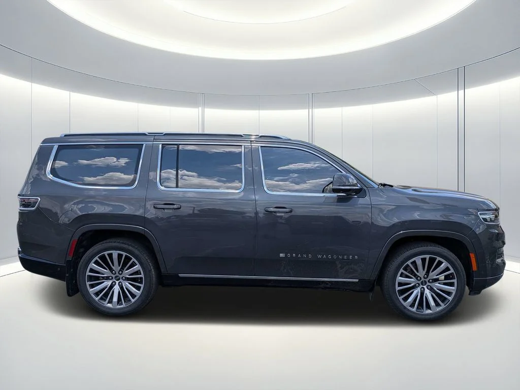 Used 2022 Gray Jeep Series III image 3