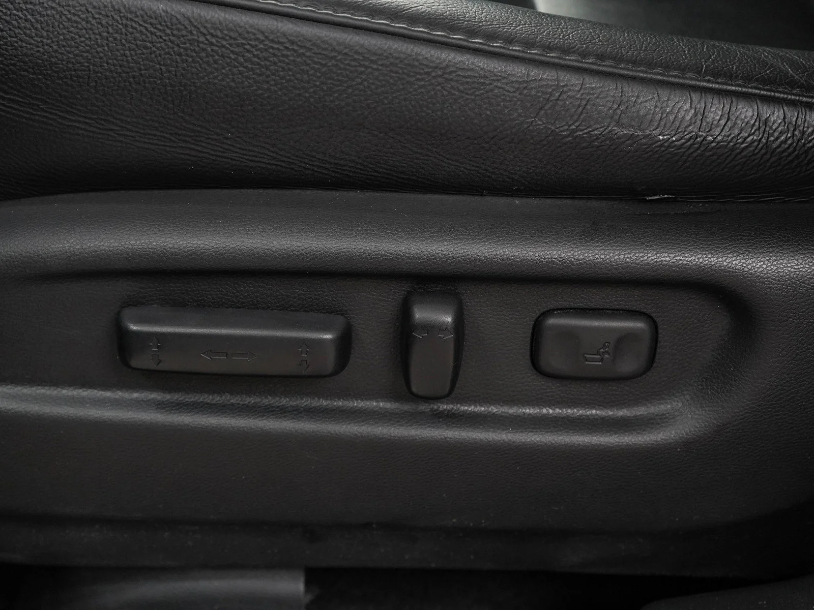 Used 2021 Crystal Black Pearl Honda Black Edition AWD image 26