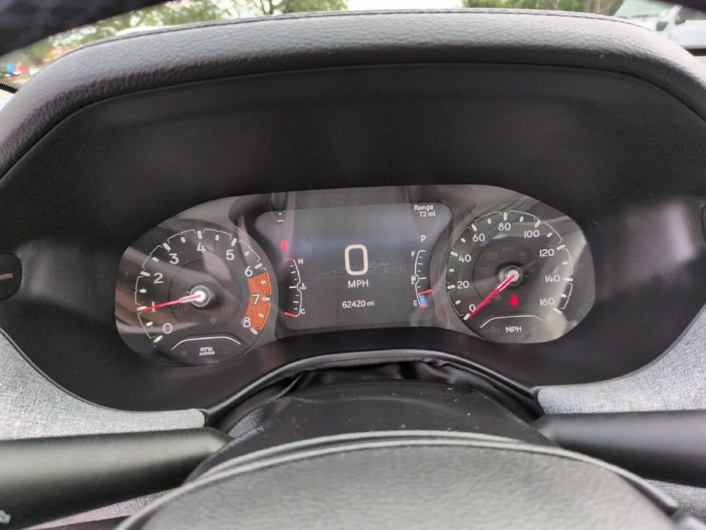 Certified Used 2022 Gray Jeep Latitude image 23