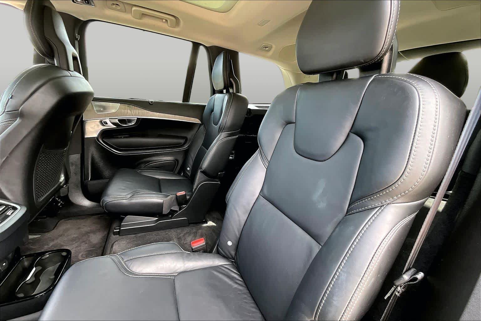 Used 2022 GOLD Volvo Inscription image 21