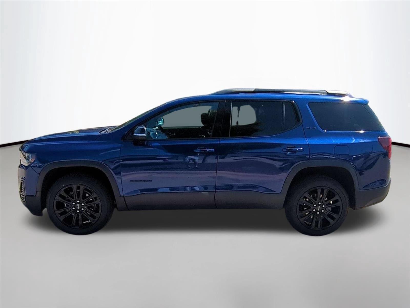 Used 2023 Ultra Blue Metallic GMC SLE image 2