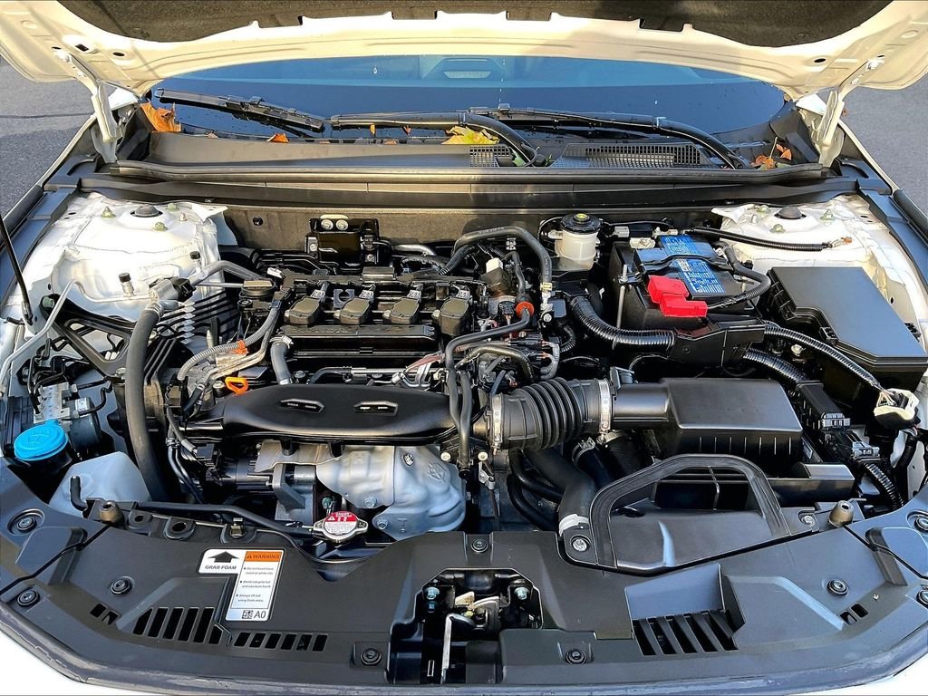 Used 2024 Platinum White Honda EX image 28