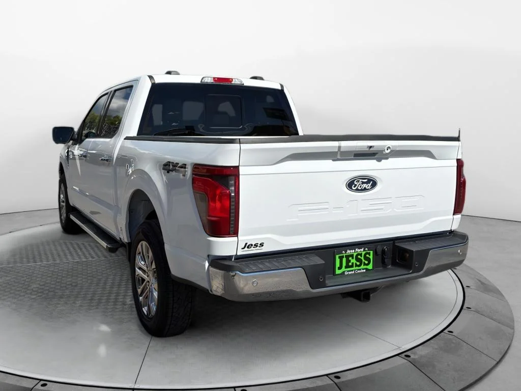New 2026 Oxford White Ford XLT image 3