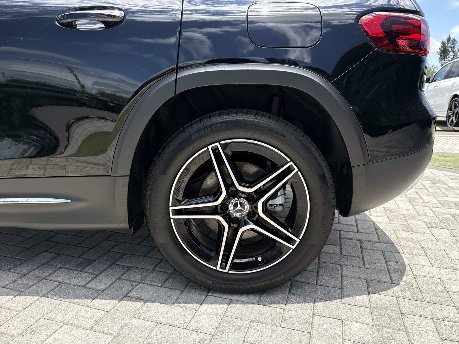 New 2026 Black Mercedes-Benz 250 SUV image 11