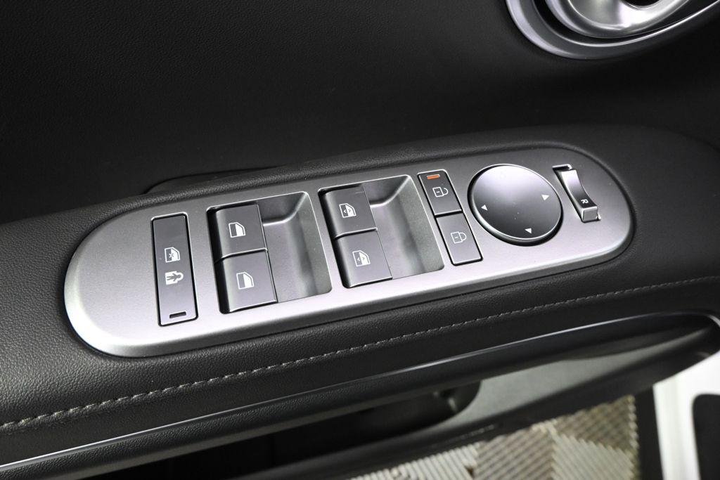New 2026 White Pearl Hyundai SEL 7P image 24