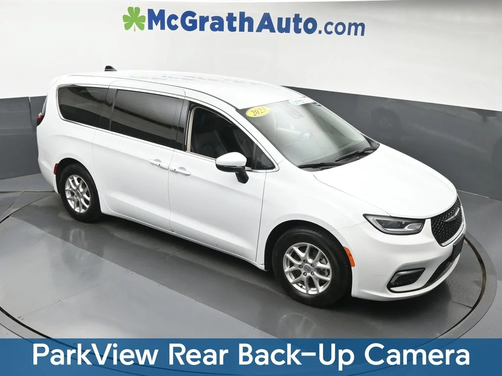 Used 2023 White Chrysler Touring L image 3