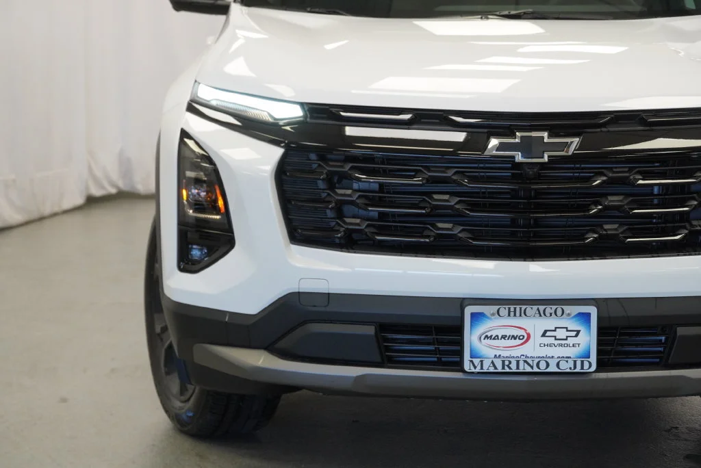 New 2027 Summit White Chevrolet LT image 10