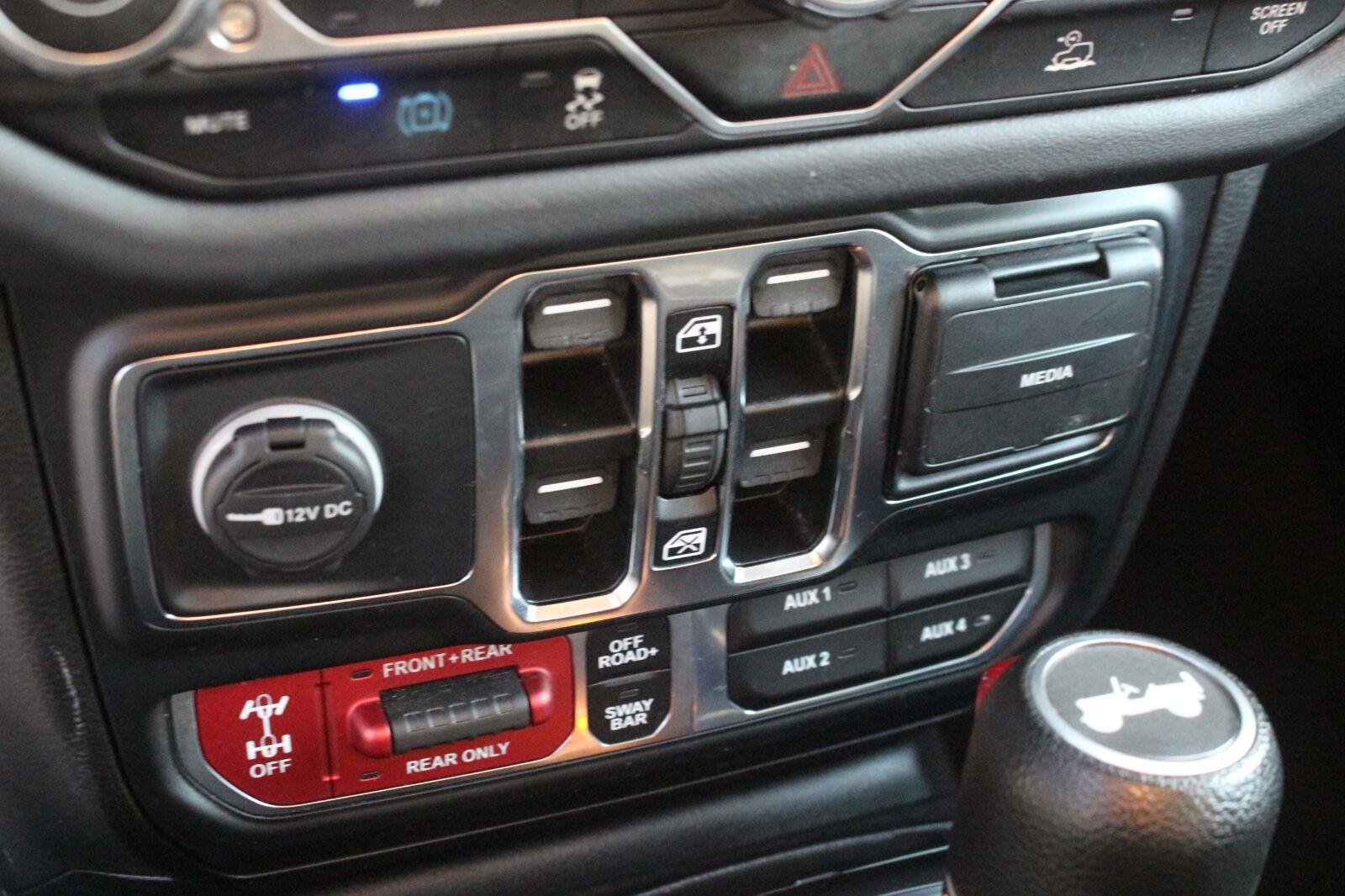 Used 2024 Grey Jeep Rubicon image 26