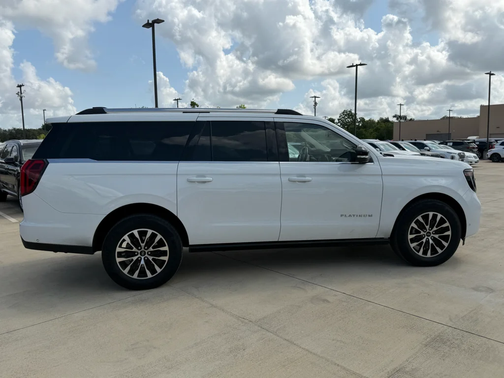 Used 2025 Oxford White Ford Platinum image 7