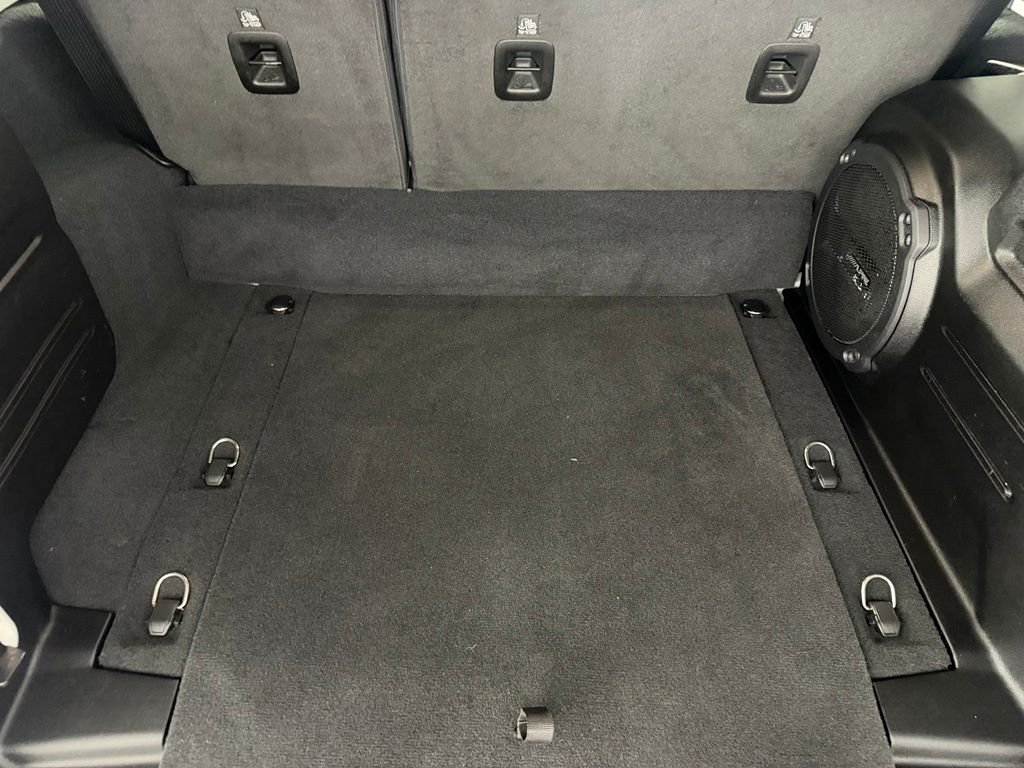 Used 2022 White Jeep Unlimited Rubicon 4xe image 19