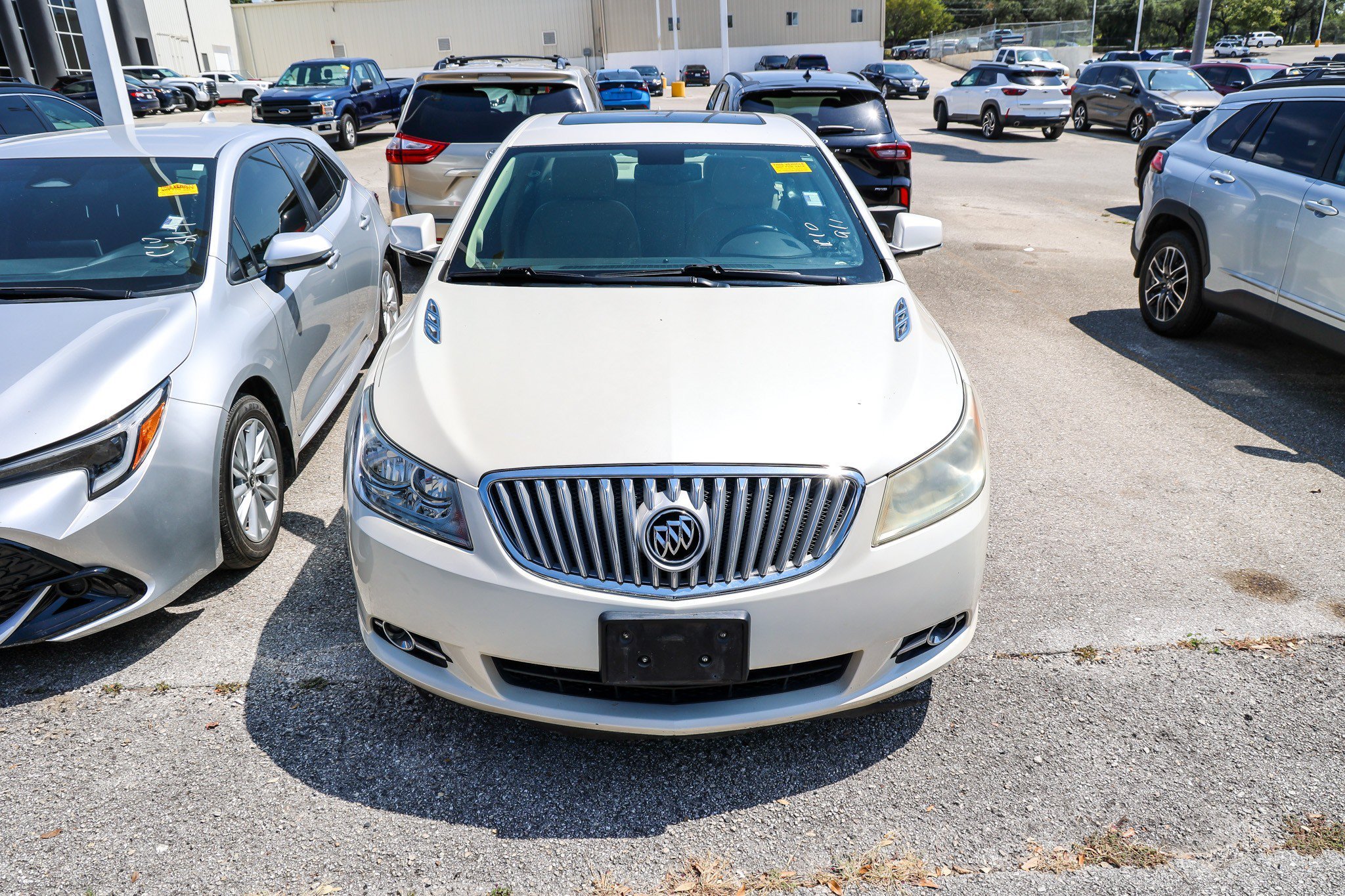 Used 2010 White Diamond Pearl Buick CXS image 4
