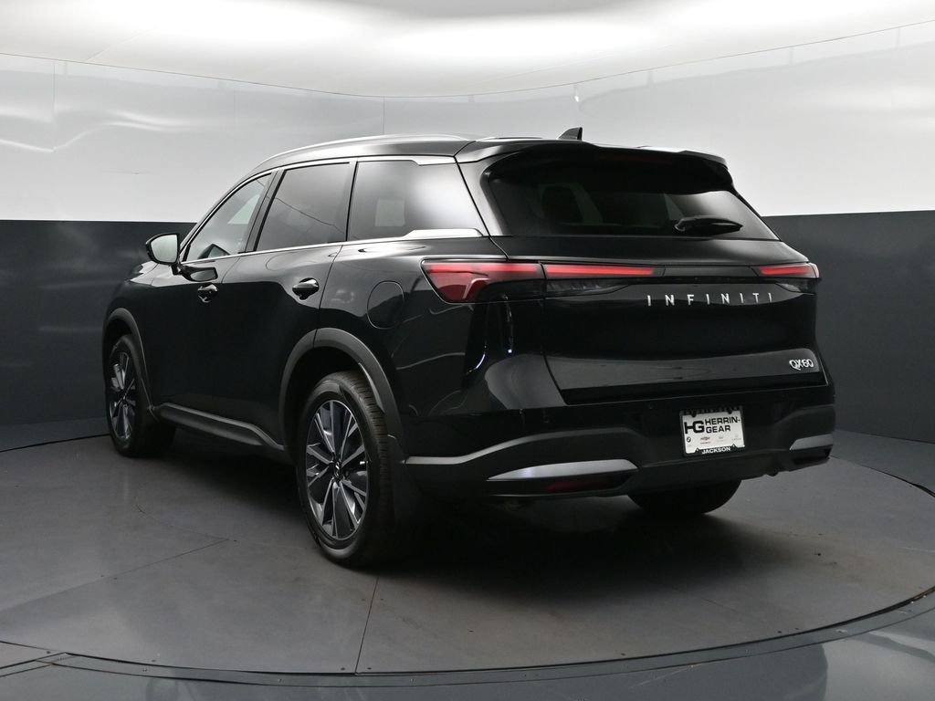 New 2027 MINERAL BLACK INFINITI Luxe FWD image 5