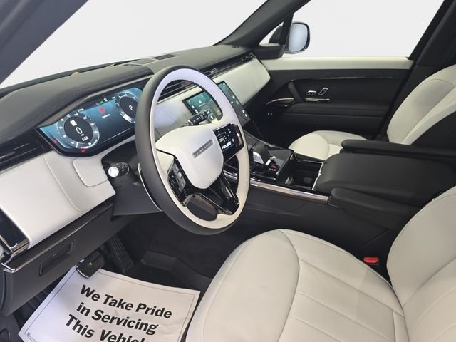 New 2026 Ostuni Pearl White Land Rover Dynamic SE image 13