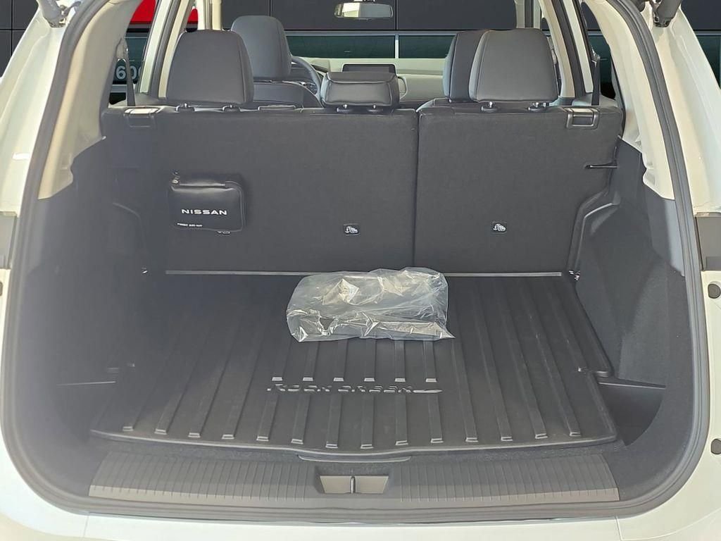 New 2026 Everest White Pearl TriCoat Nissan Rock Creek® image 10
