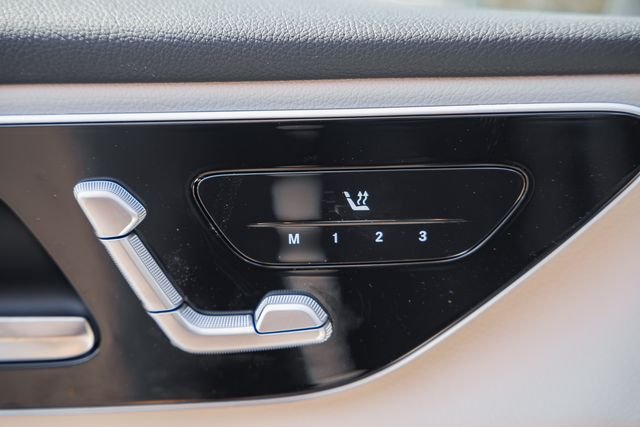 New 2026 Polar White Mercedes-Benz GLC 300 image 40