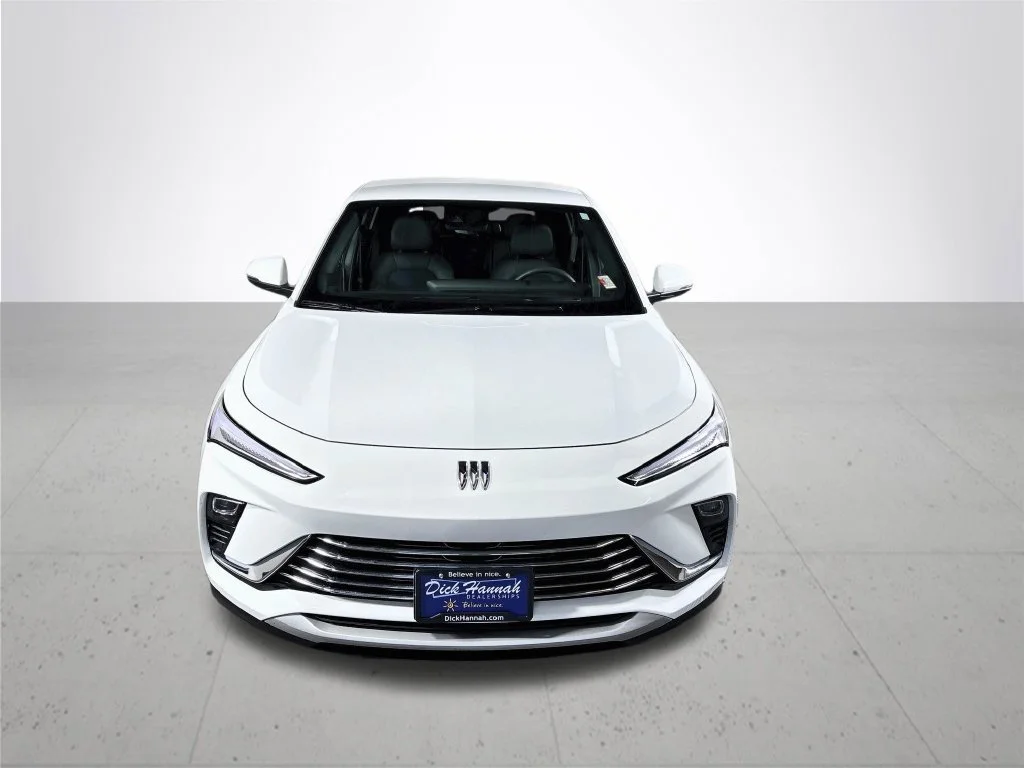 Used 2026 White Buick Preferred image 3