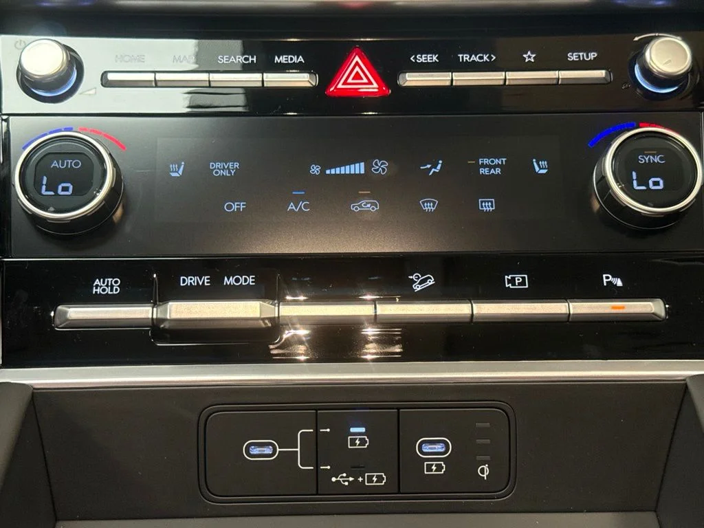 New 2027 Shimmering Silver Hyundai SEL image 16