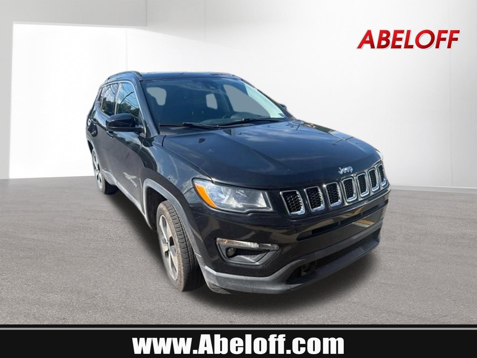 Used 2020 Diamond Black Crystal Pearlcoat Jeep Latitude w/Sun/Safety Pkg image 1
