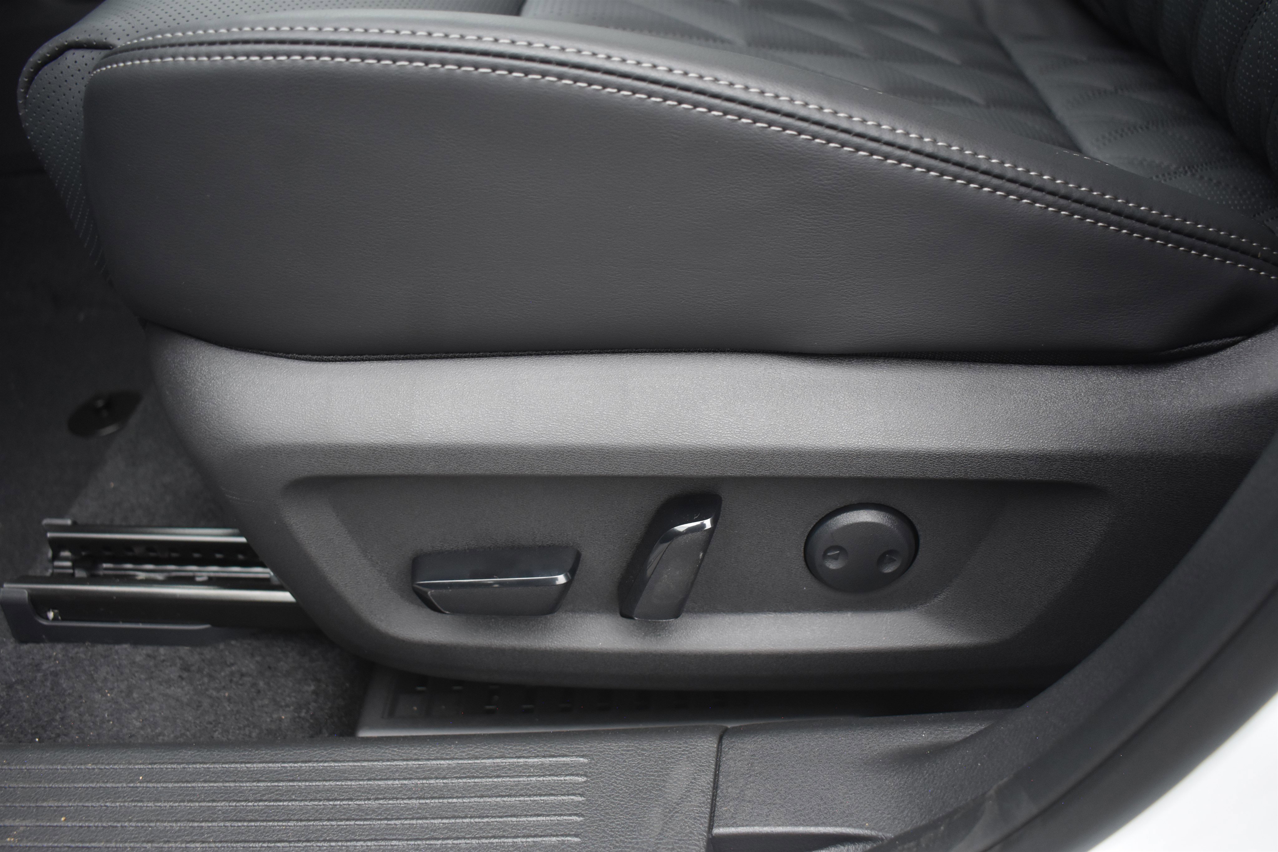 2026 Nissan Rogue Platinum - Photo 13