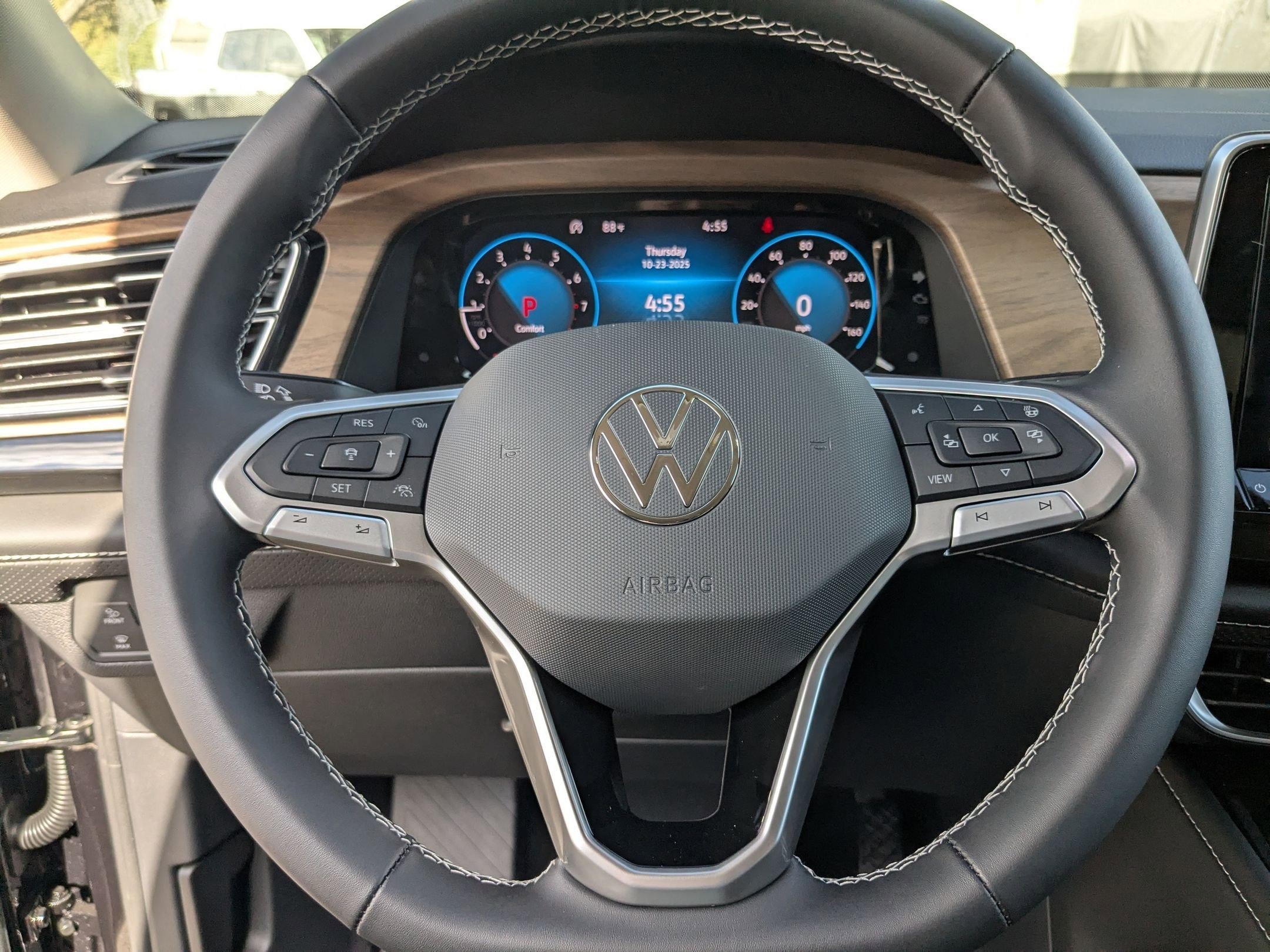 New 2026 Deep Black Pearl Volkswagen 2.0T SE w/Technology image 9