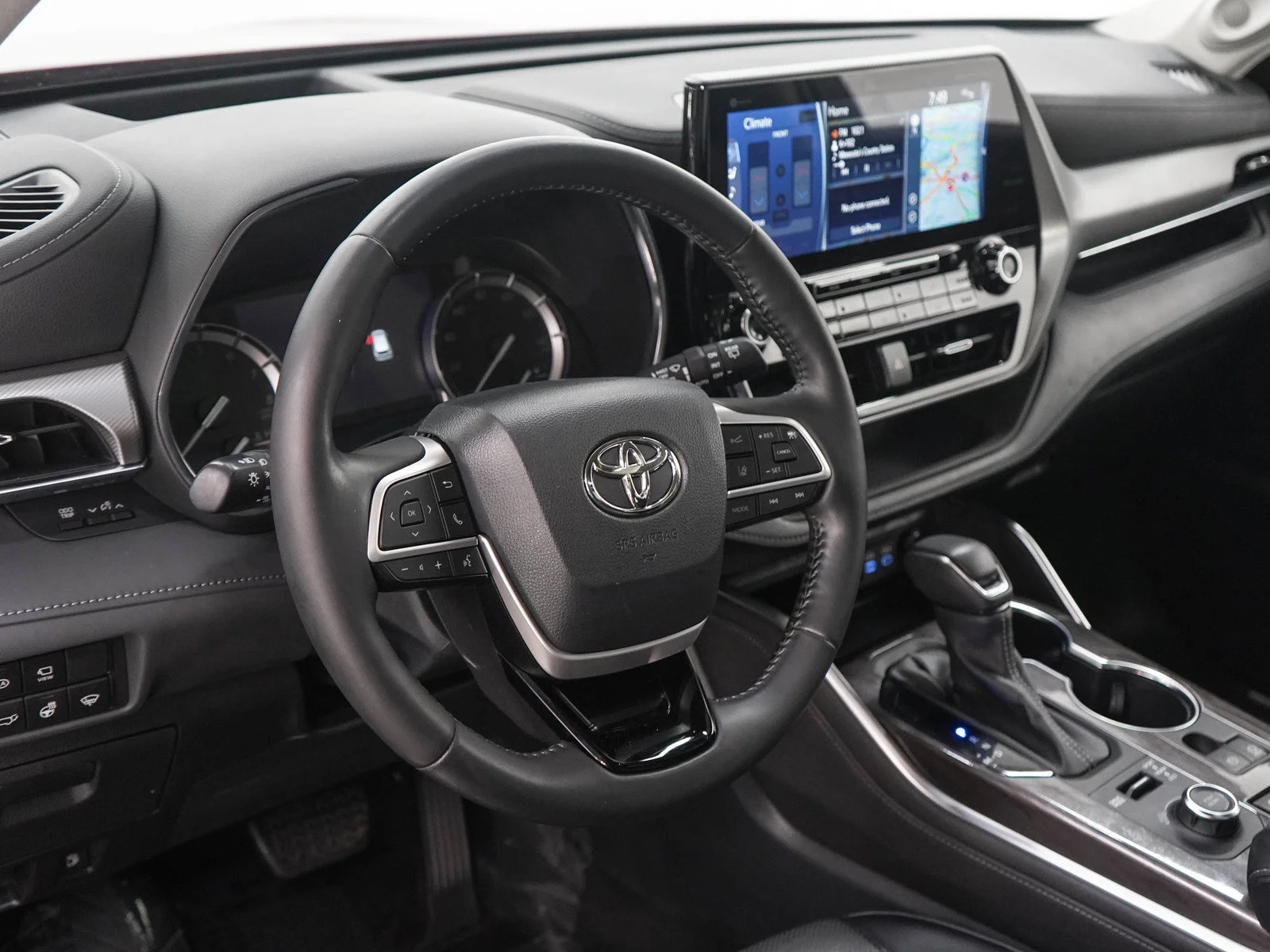 Used 2022 Red Toyota Platinum image 21