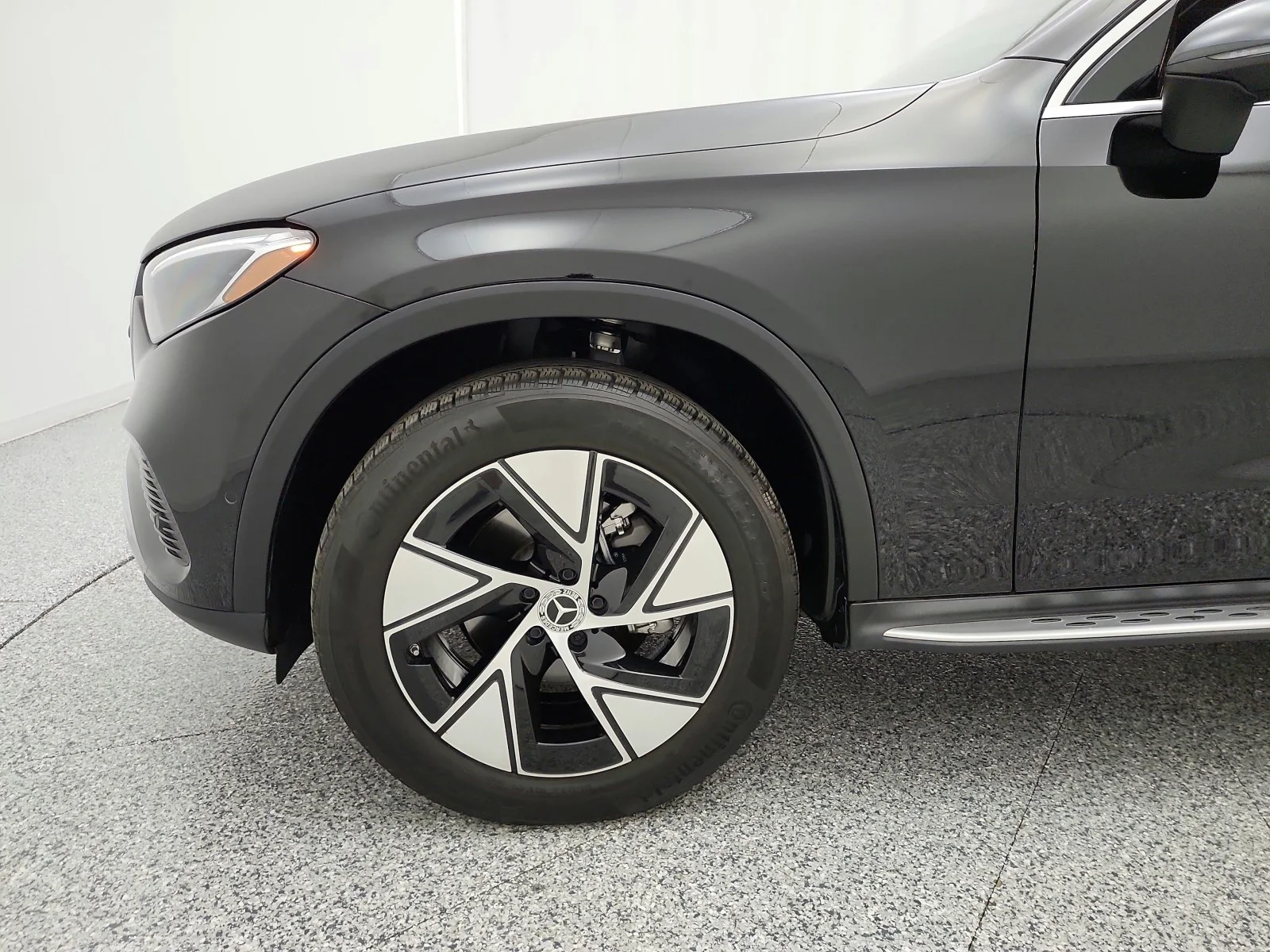 Used 2024 Black Mercedes-Benz GLC 300 SUV image 17