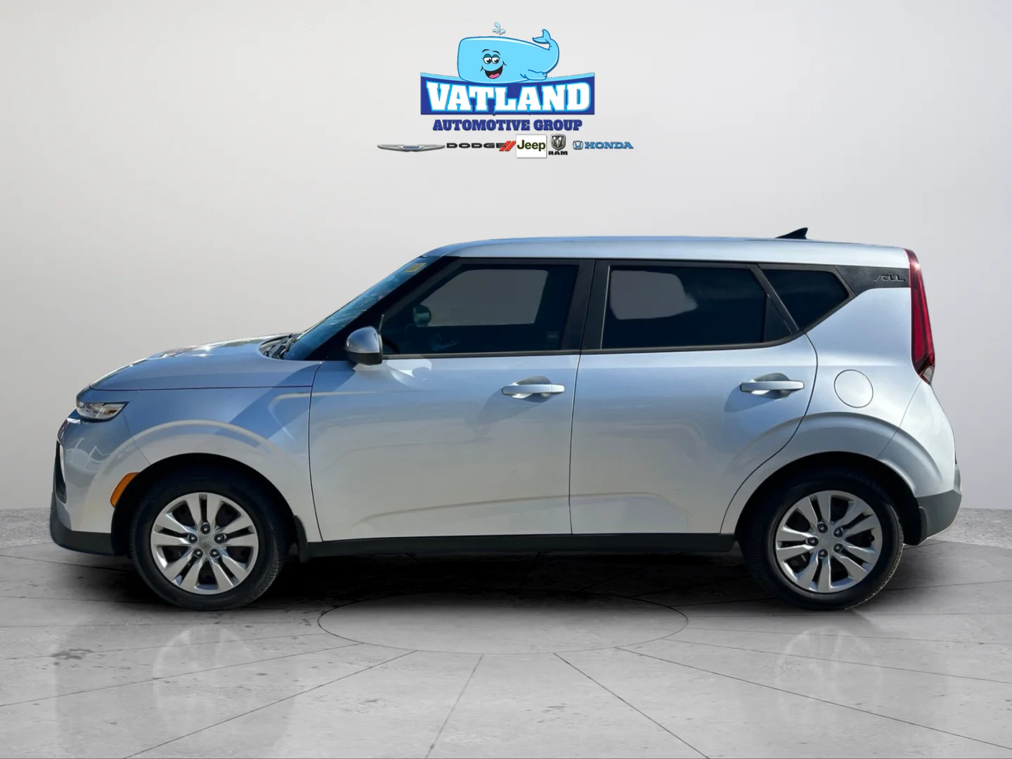 Used 2020 Sparkling Silver Kia LX image 2