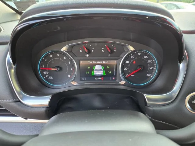 Used 2023 SUMMIT WHITE Chevrolet LT Cloth image 33
