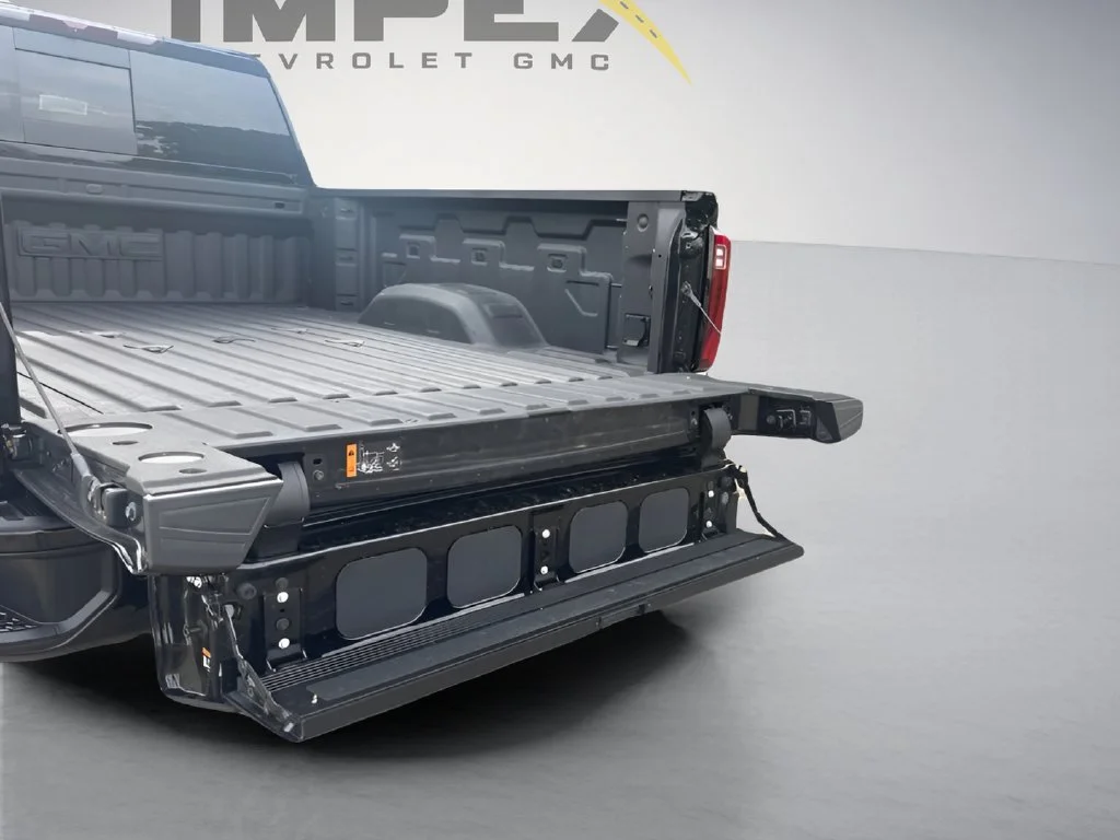 Used 2025 Onyx Black GMC Denali image 34