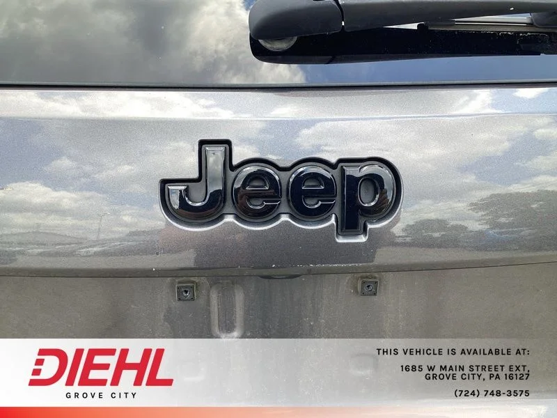 Used 2021 Gray Jeep Laredo X image 11