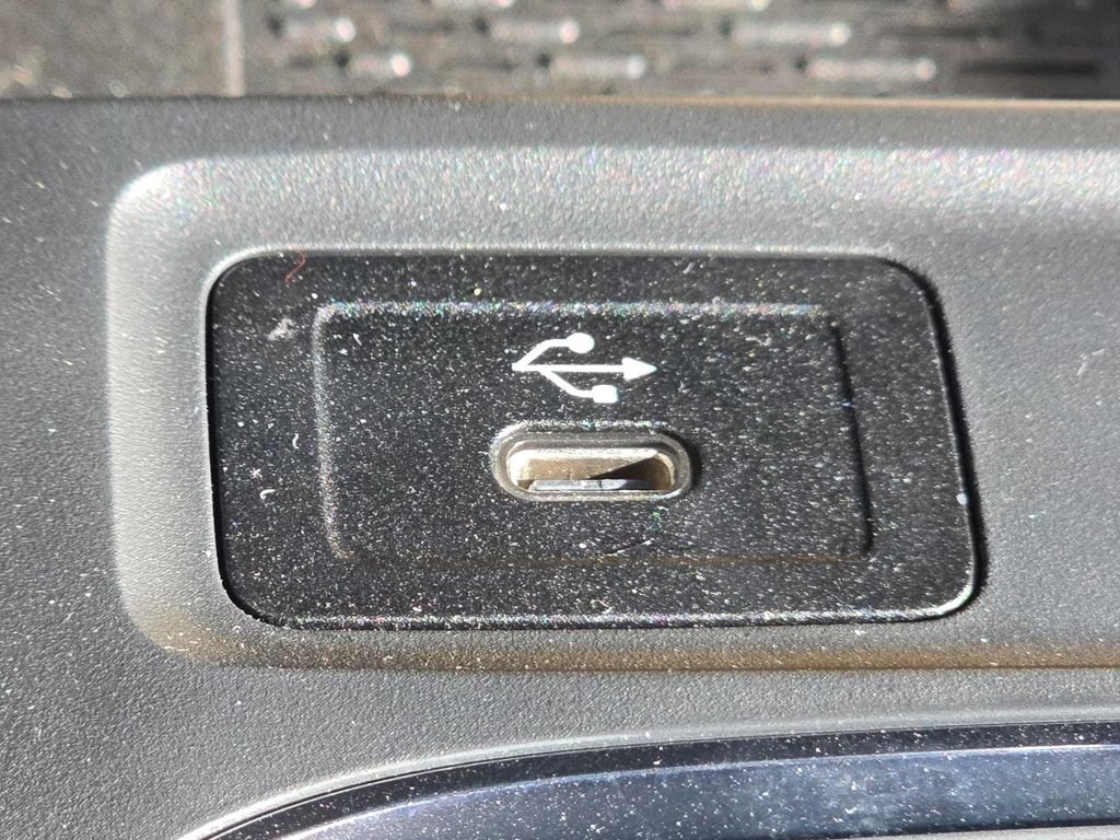 2025 Mercedes-Benz GLB GLB35 AMG - Photo 32