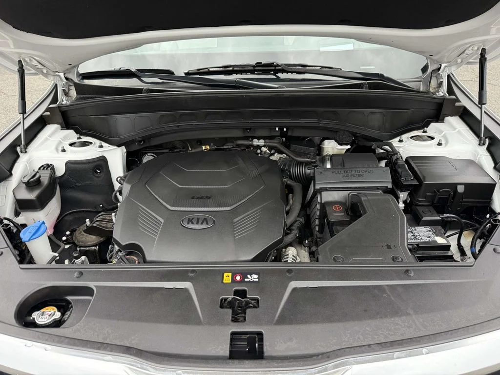 Used 2021 White Kia SX image 12