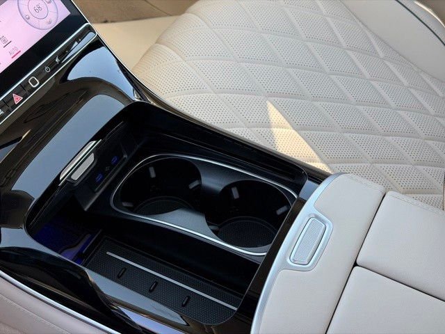 New 2026 MANUFAKTUR Moonlight White Magno Mercedes-Benz S 580 image 14
