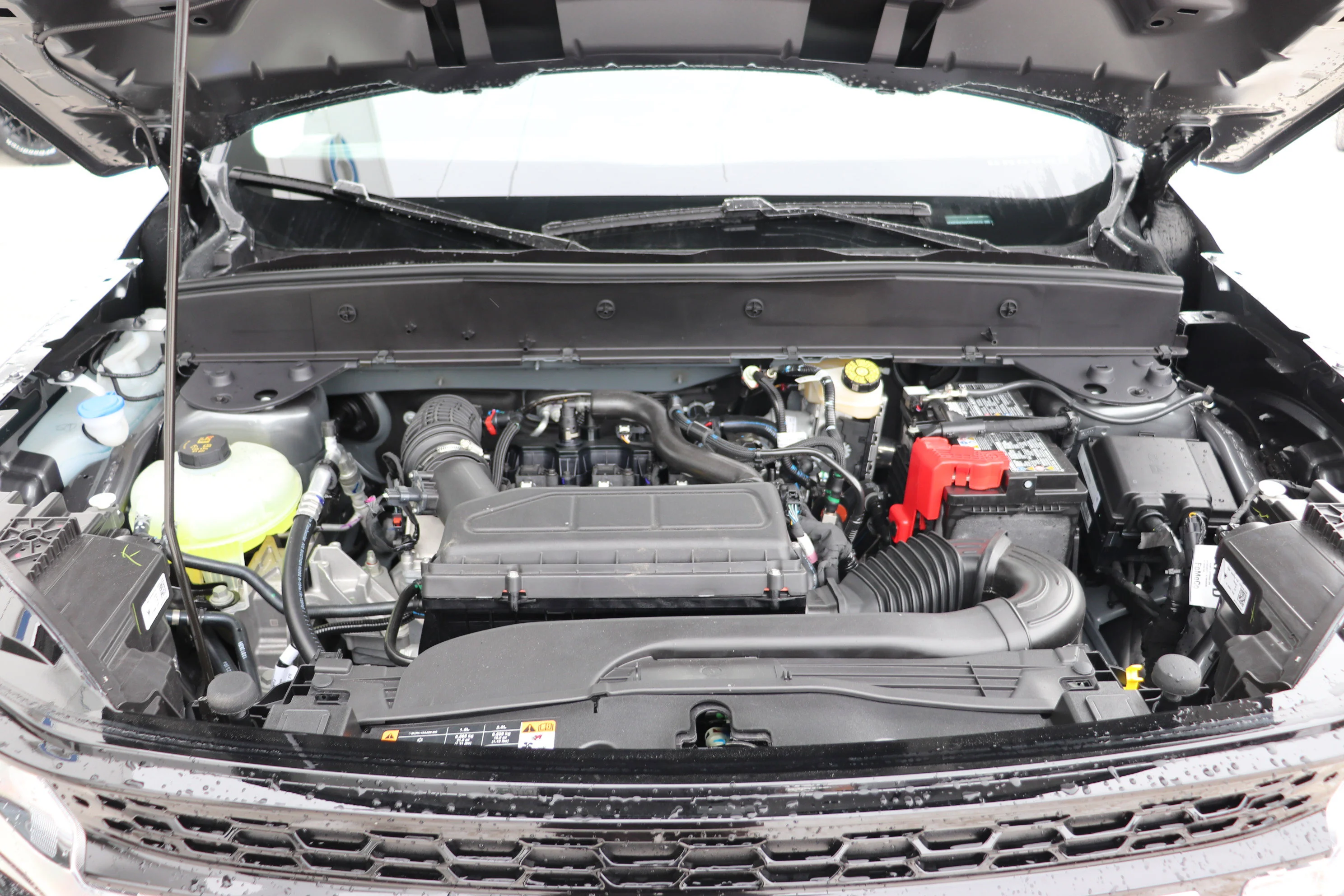 New 2026 CARBONIZED GREY Ford Outer Banks image 5