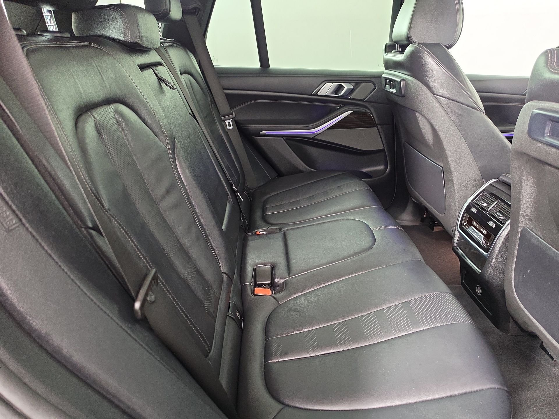 Used 2020 Black BMW sDrive40i image 42