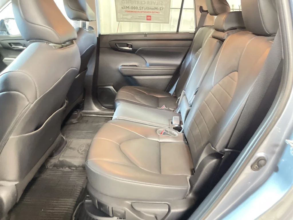 Used 2021  Toyota XLE image 23