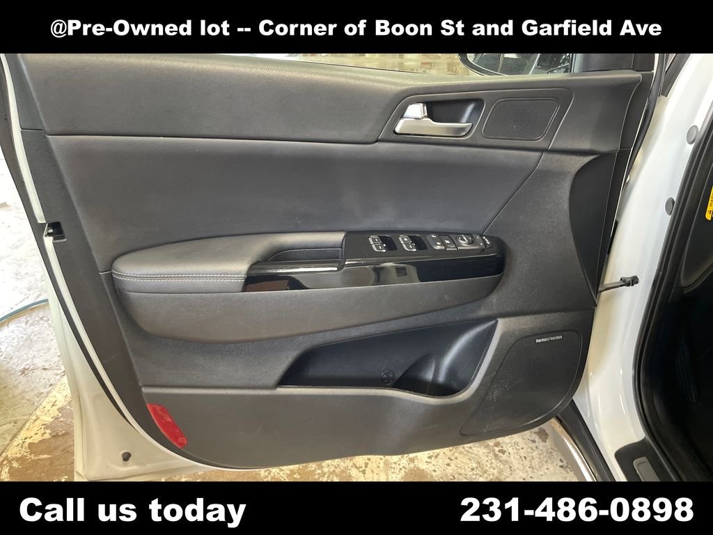 Used 2020 White Kia SX image 15